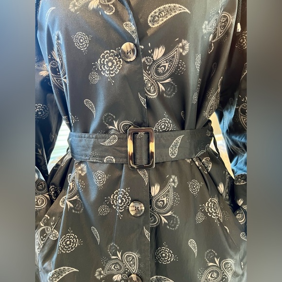 Capelli of New York Black Paisley Rain Coat Belt Hood Large - Picture 3 of 12